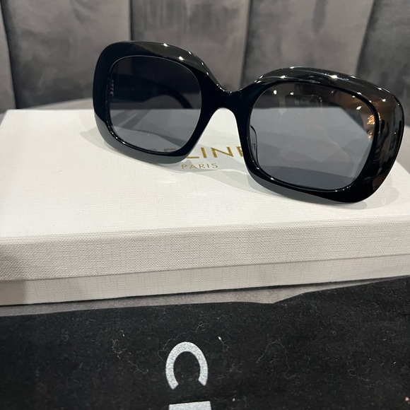 Celine Black Sunglasses with Triomphe Gold Accent - Picture 3 of 17